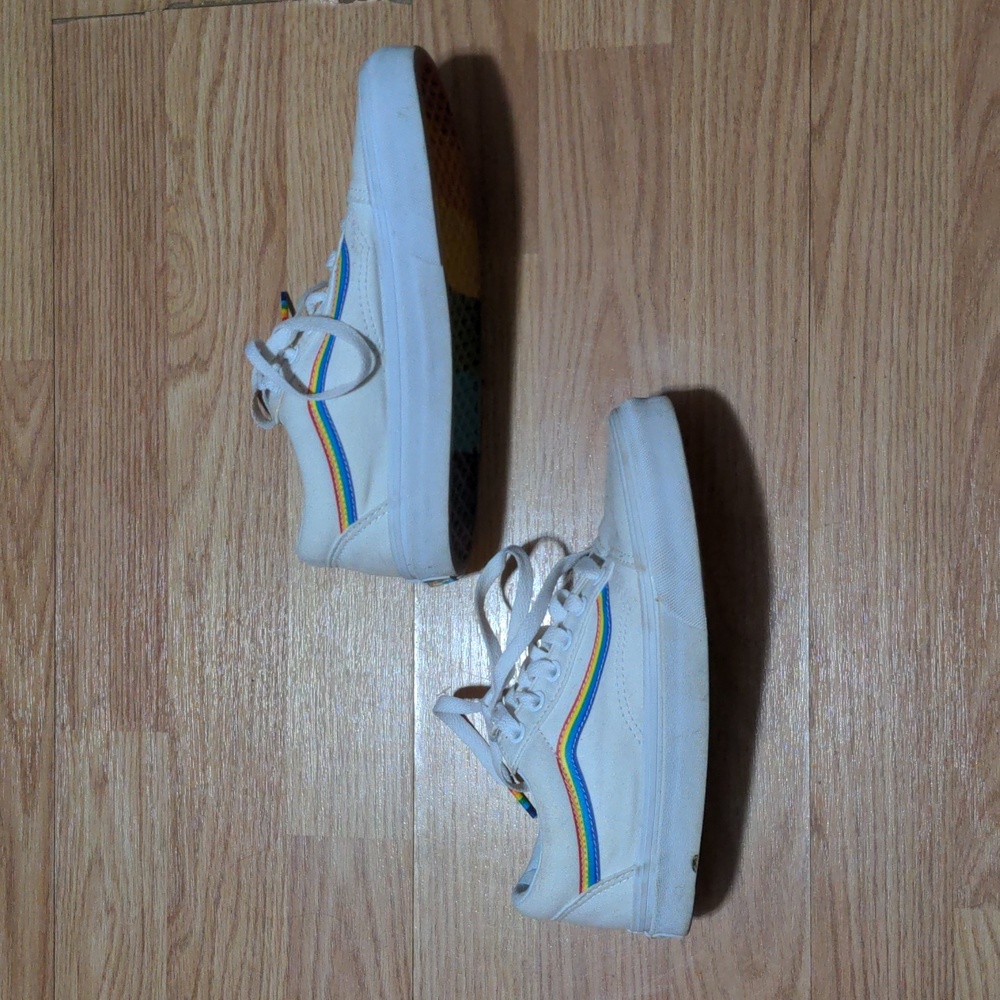 FINAL PRICE Vans Old Skool Pride Sneakers 6 Rare LGBT Rainbow Casual Sporty